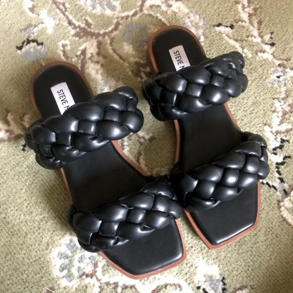 NEW Steve Madden Spain Braided Square Toe Slip-On Sandals | 6.5 - Picture 3 of 4